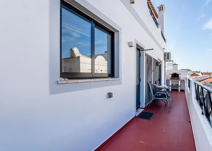 Casa Amonita, * Alvor