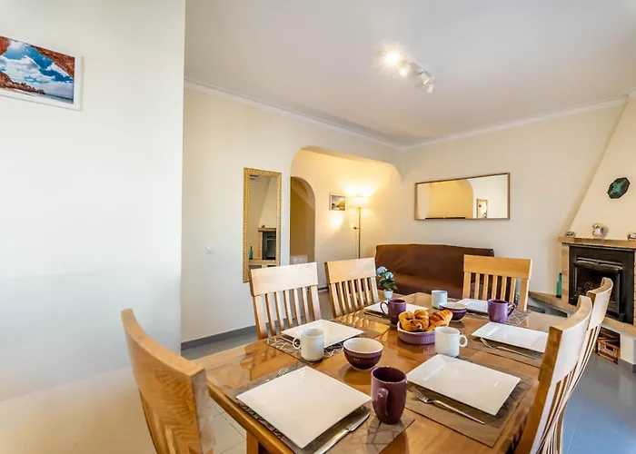 Casa Amonita, * Alvor