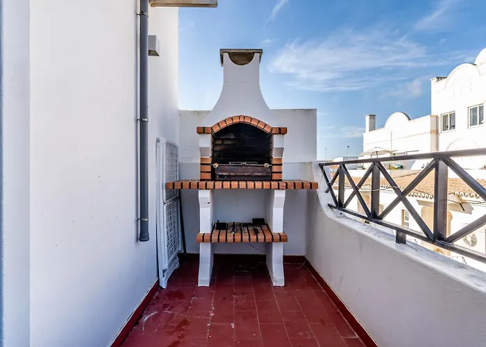 Casa Amonita, 알보르