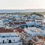Casa Amonita, * Alvor